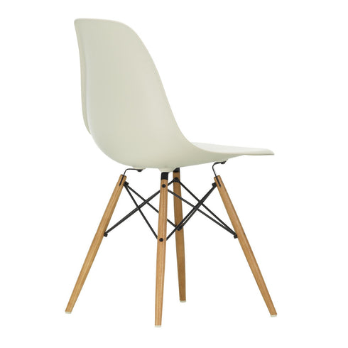Cadeira Eames em Plástico DSW / Base maple